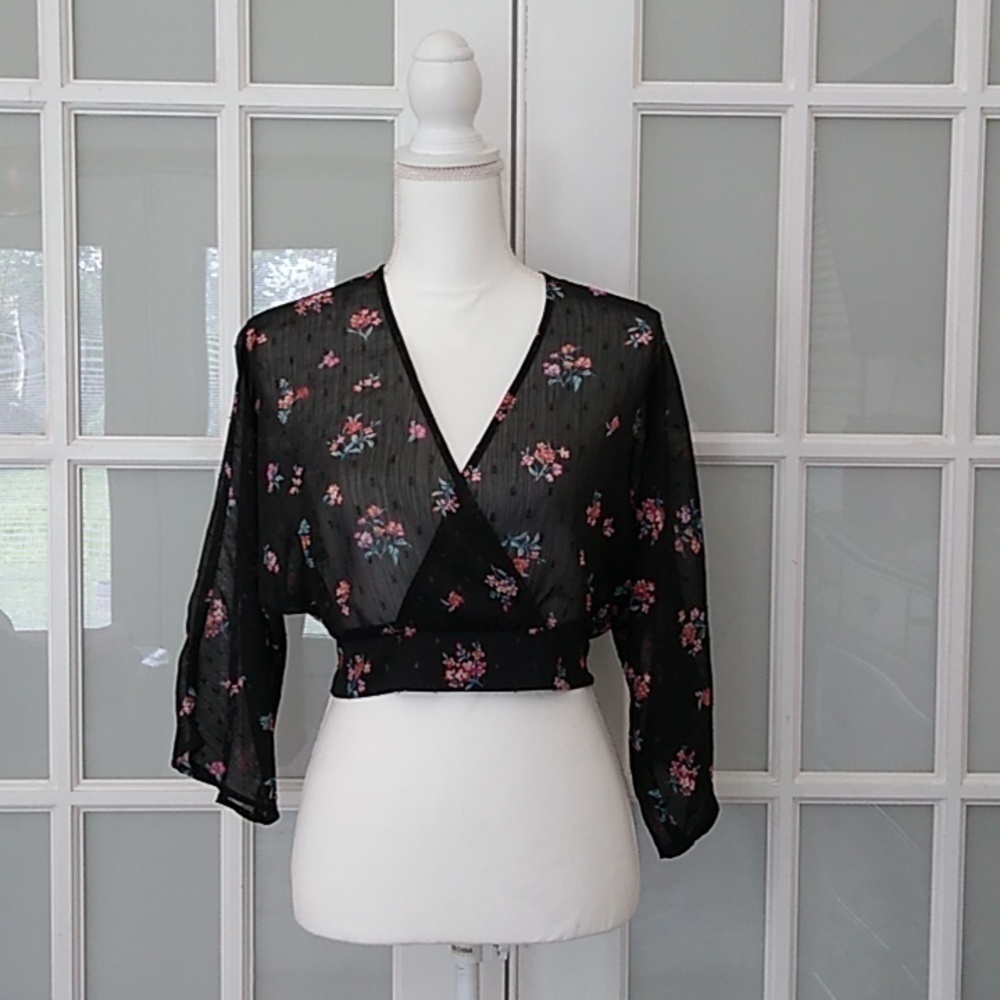 Forever 21 Contemporary Sheer Floral Cropped Kimono Sleeve Top Size - S